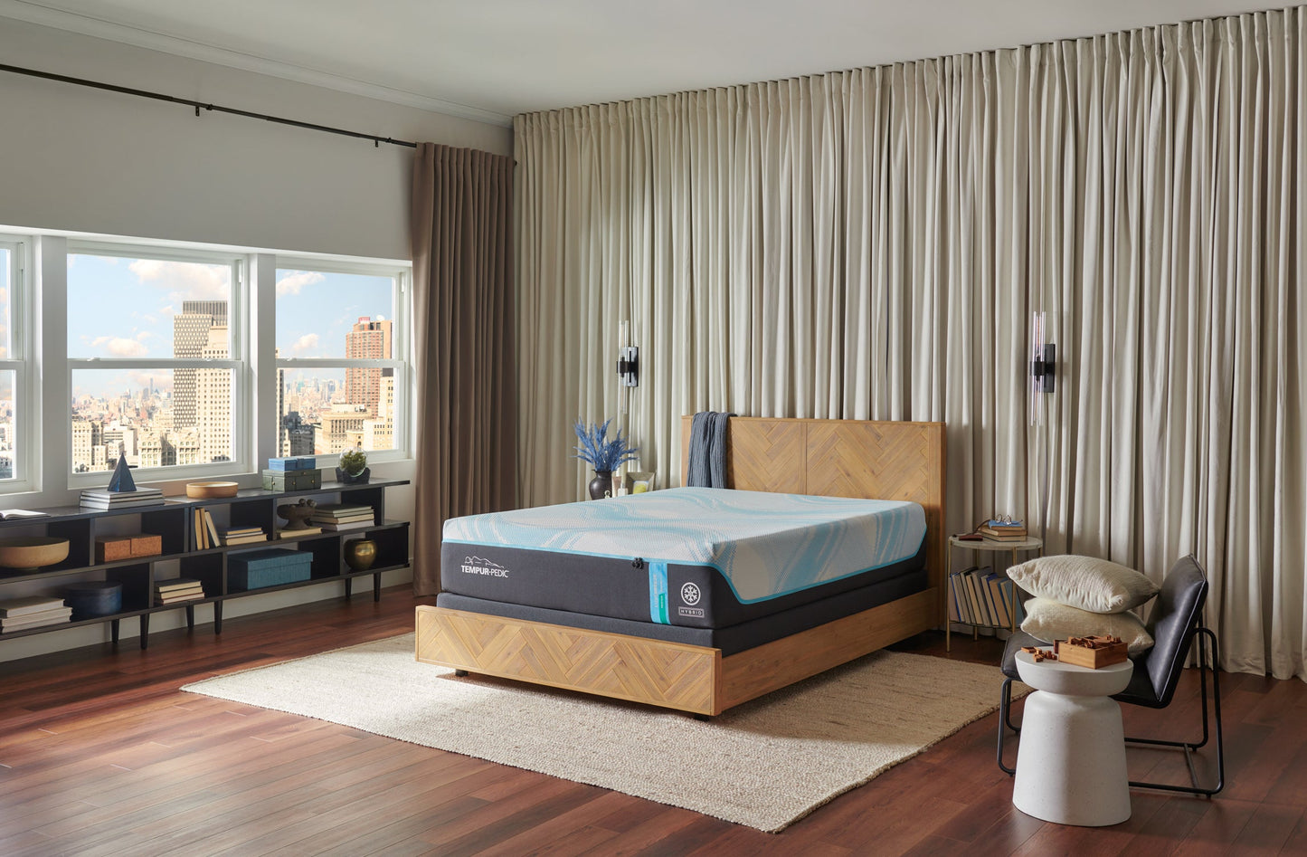 TEMPUR-LUXEbreeze° Medium Hybrid Mattress 2023